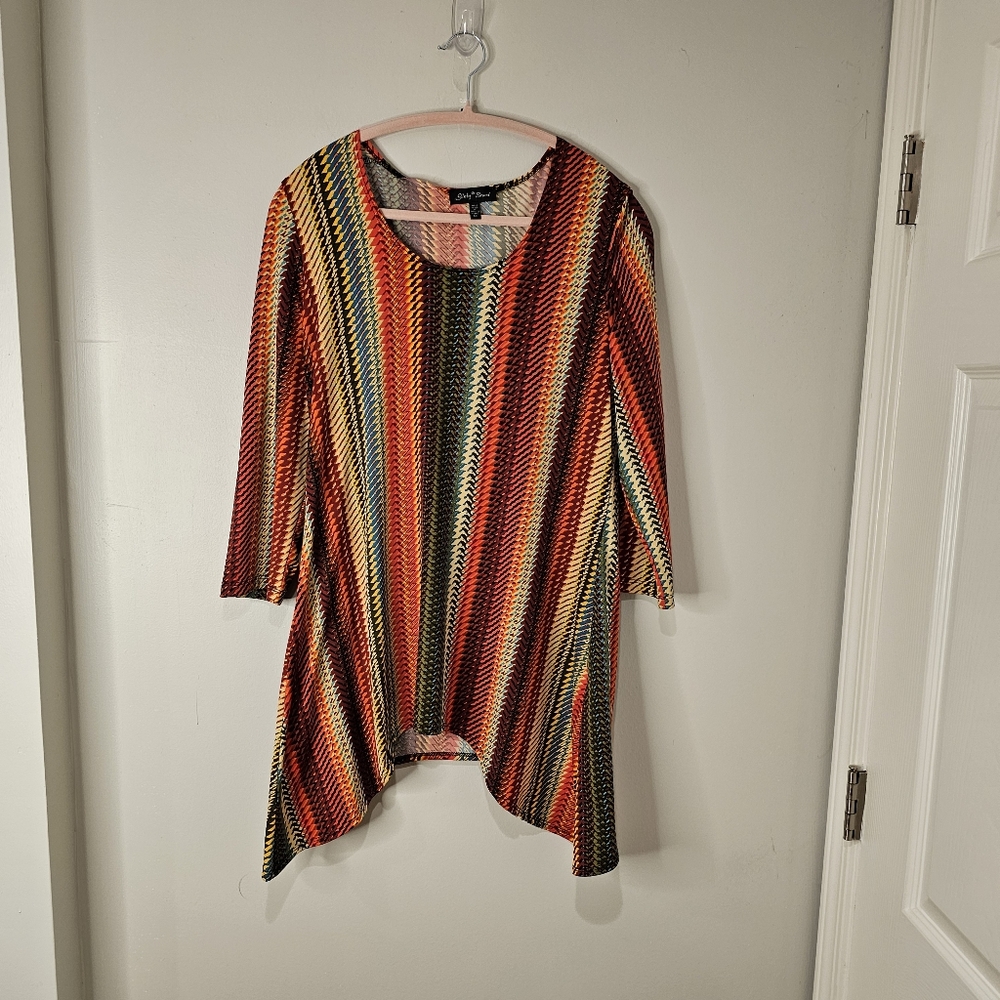 Slink brand colorful printed tunic in a size Medium